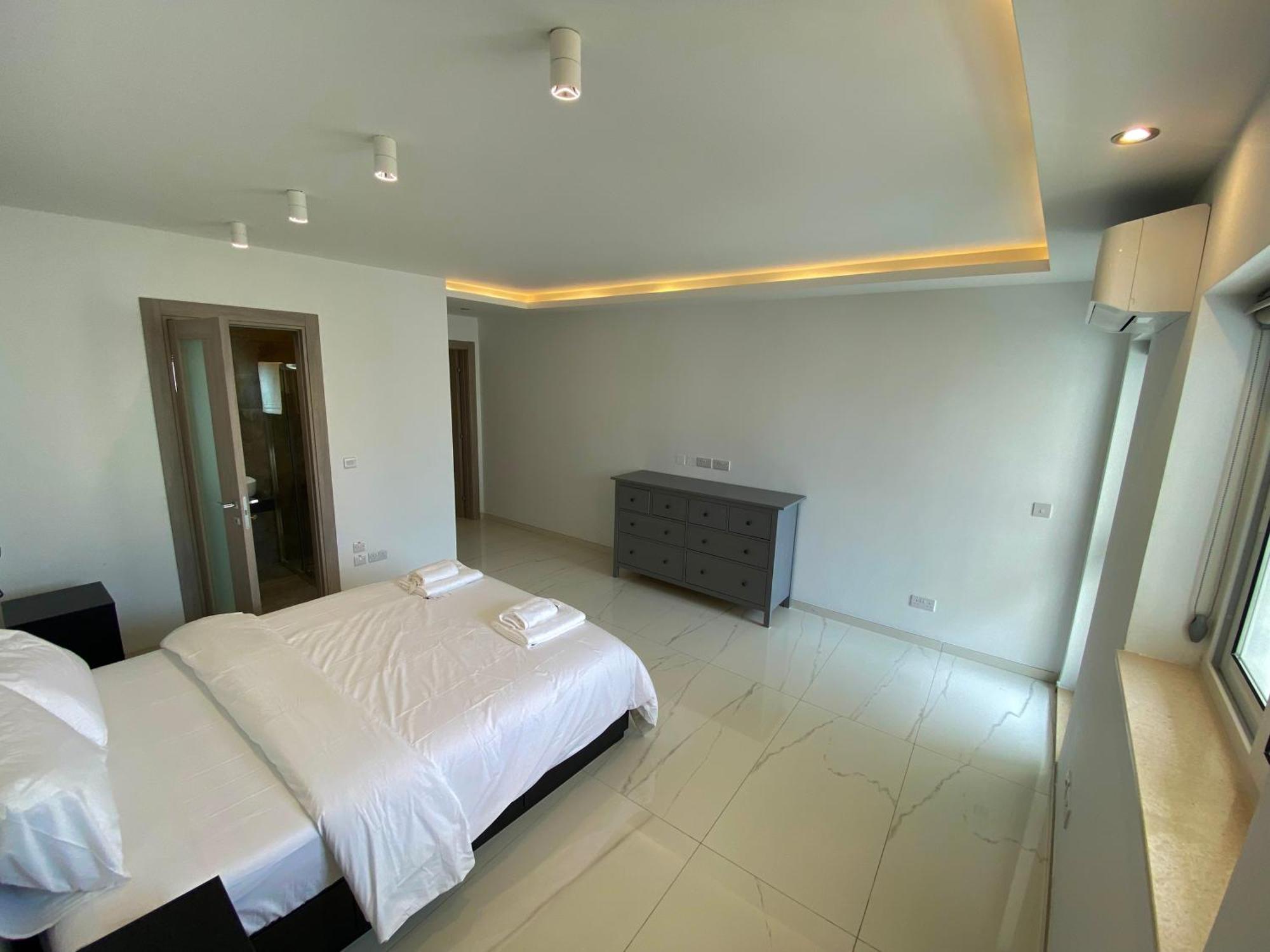 Tigne Sliema Three Bedrooms Apartment Eksteriør billede