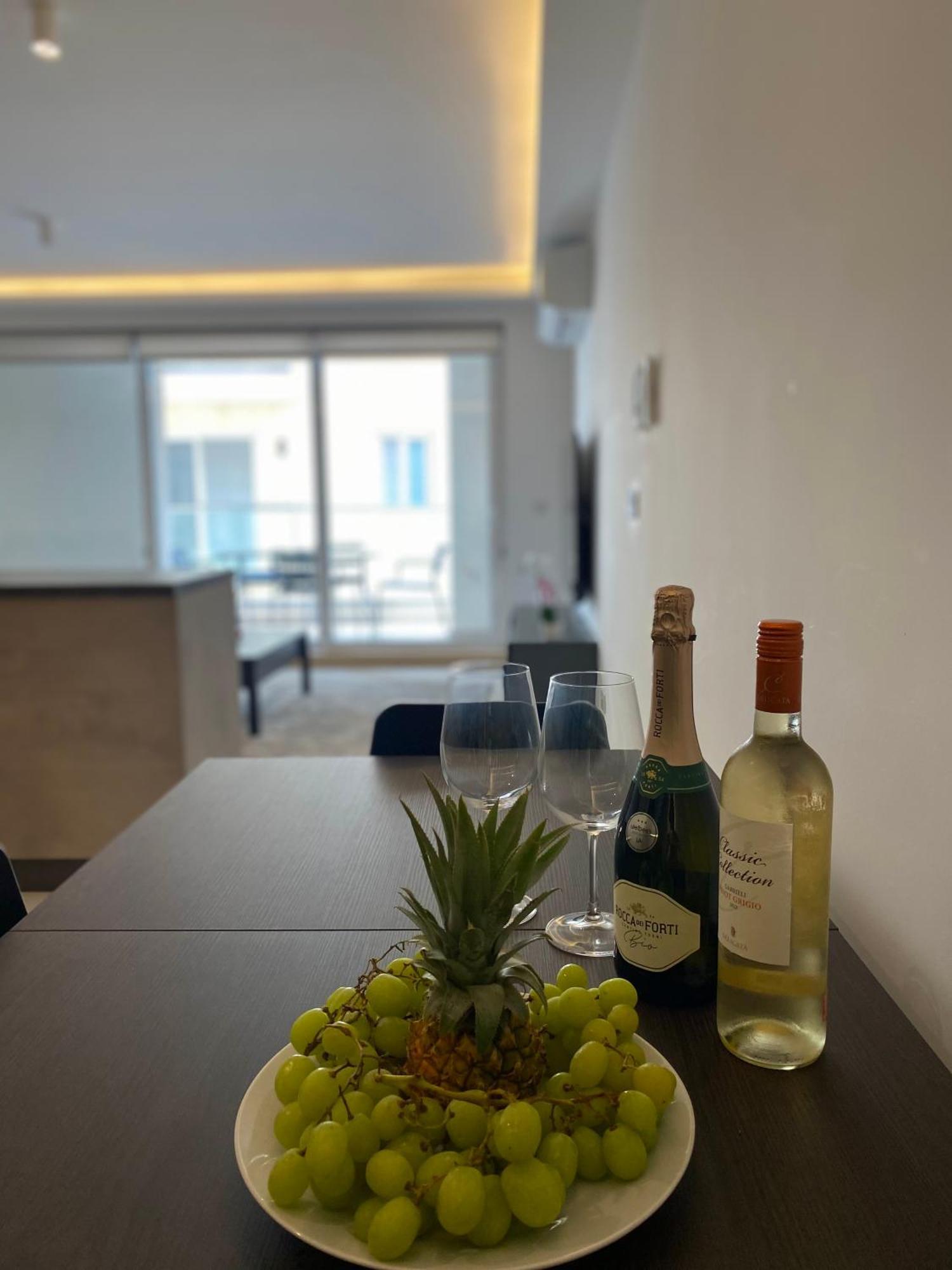 Tigne Sliema Three Bedrooms Apartment Eksteriør billede